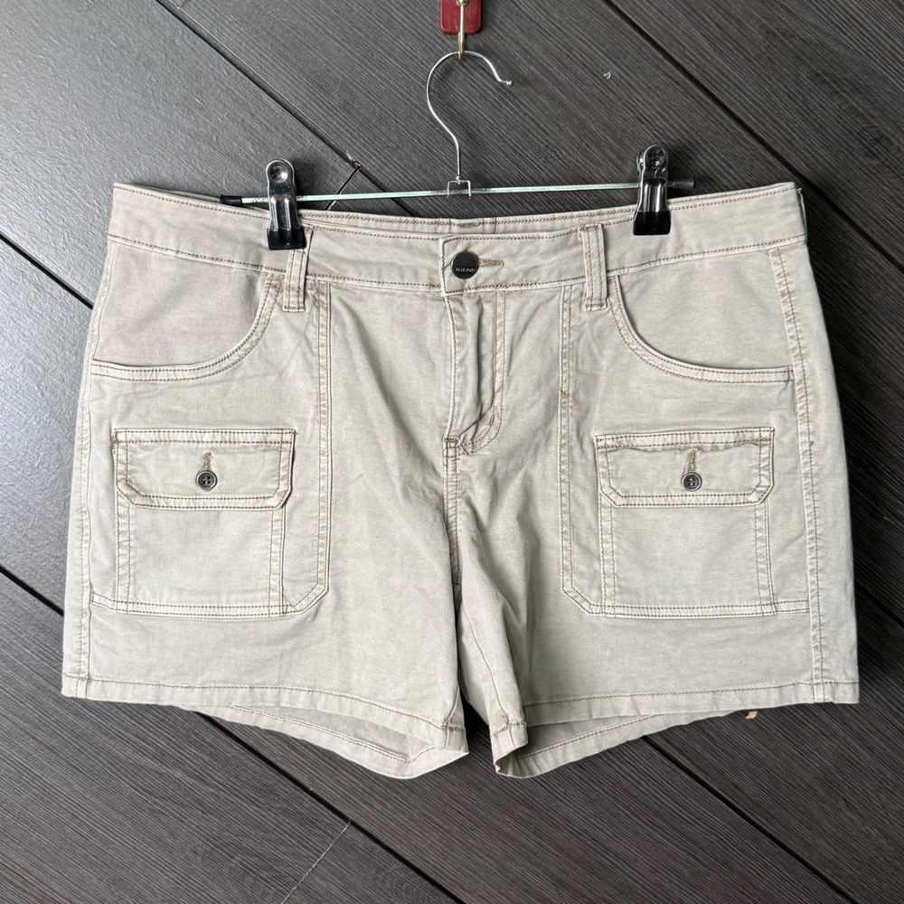 Dear John Women's 28 Khaki Cargo Utility Shorts Flap Pockets Stretch Y2K